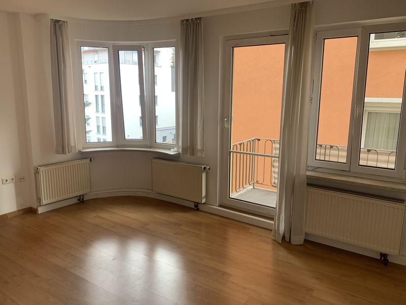 Zentrale 2-Zimmer-Wohnung mit Balkon und EBK